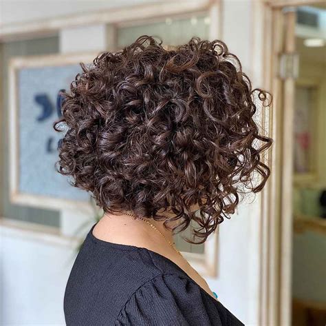 inverted bob curly hair